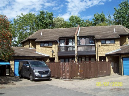 1 Bed Flat, Courtney Park Road, SS16