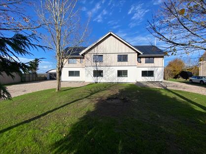 4 Bed Semi-Detached House, Churchill Way, EH27