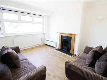 2 Bed Flat, Connell Crescent, W5