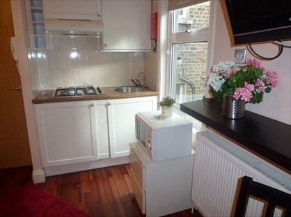 Studio Flat, Shepherds Bush Road, W6