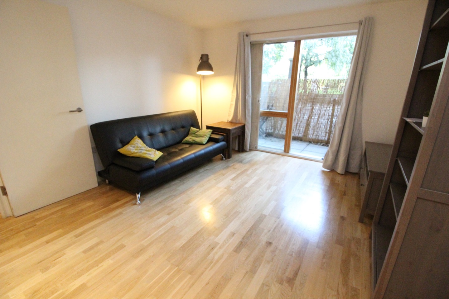 1 Bed Flat, Frean Street, SE16 photo 3