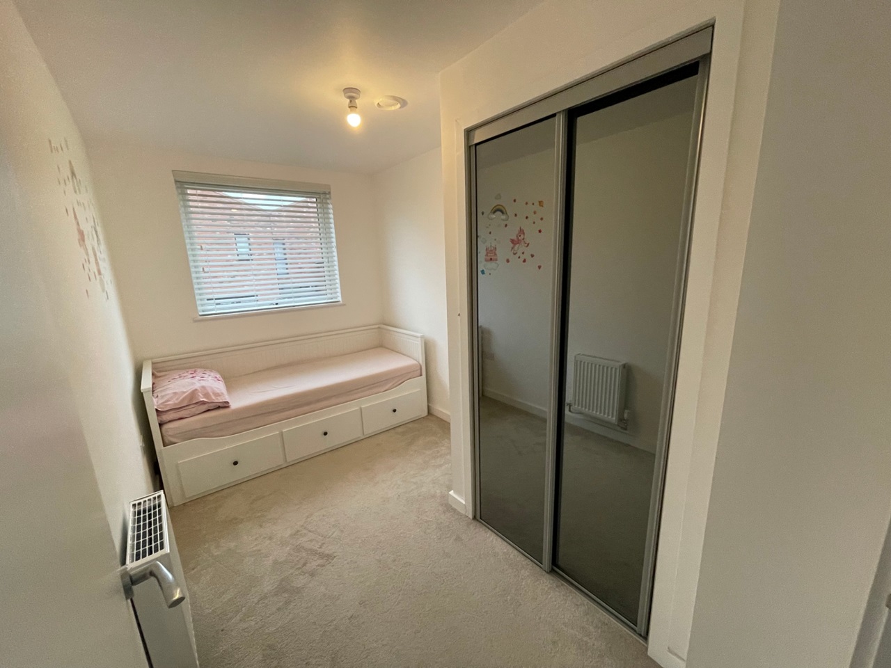 Basildon Room in a Shared House, Pankhurst Drive, SS14 To Rent Now