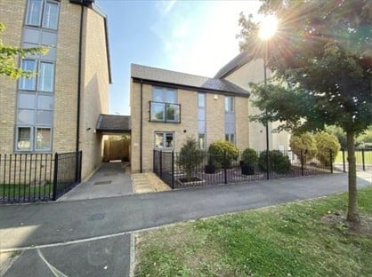 3 Bed Semi-Detached House, Dramsell Rise, PE19