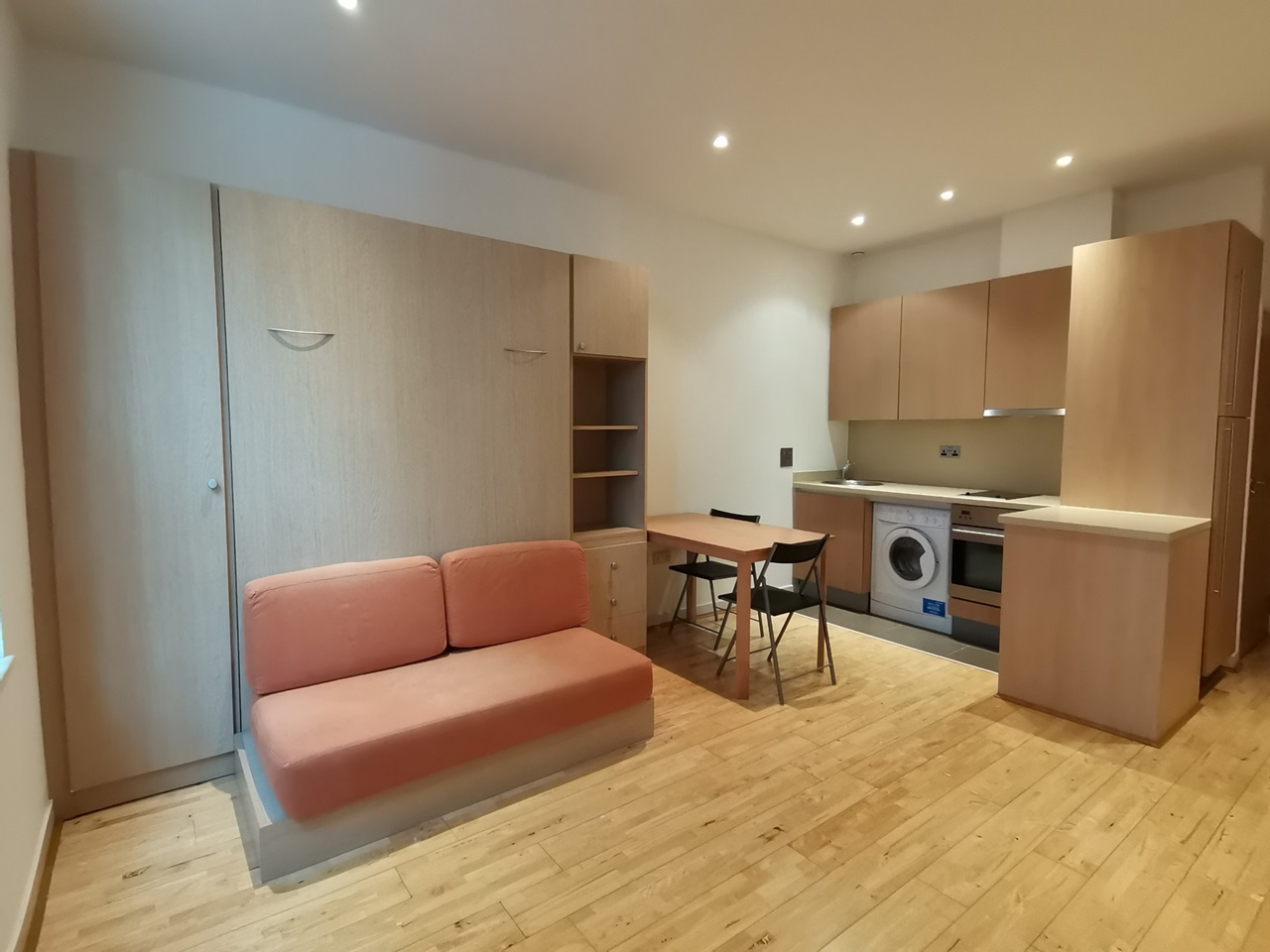 London Studio Flat, Bromyard House, W3 To Rent Now for £1,250.00 p/m