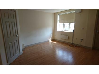 Studio Flat, Canal Road, S80