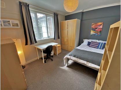 Room in a Shared Flat, Addiscombe Road, CR0