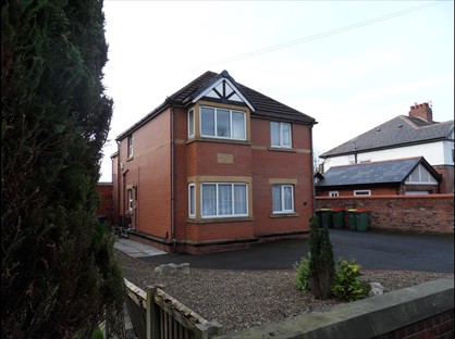 1 Bed Flat, Whinny Clough Court, PR2