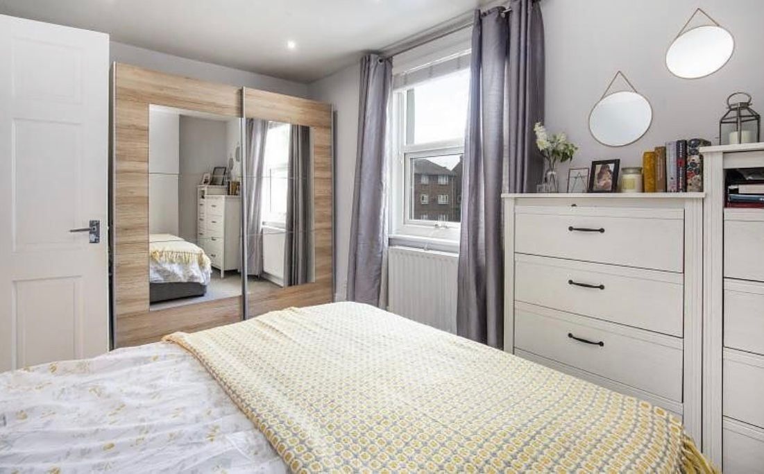 Wimbledon 1 Bed Flat, Haydons Road, SW19 To Rent Now for £1,600.00 p/m