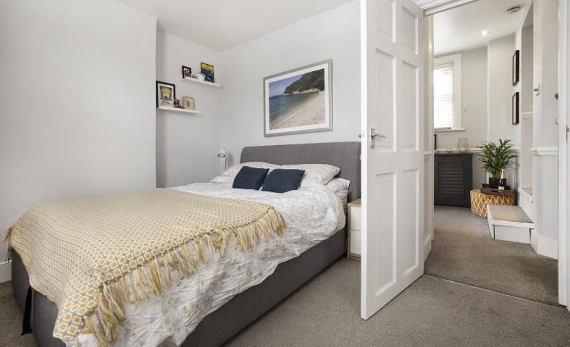 Wimbledon 1 Bed Flat, Haydons Road, SW19 To Rent Now for £1,600.00 p/m