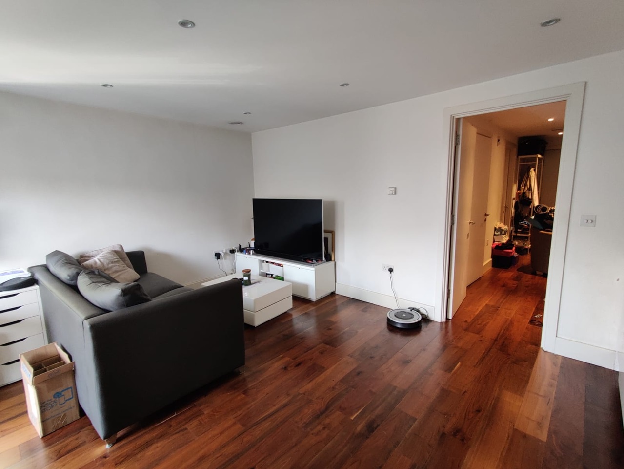 1 Bed Flat, Hall Street, EC1V photo 3