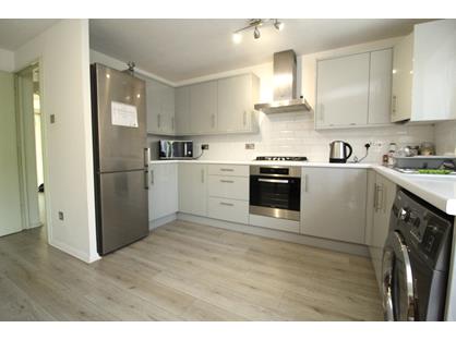 3 Bed Terraced House, Severnake Close, E14