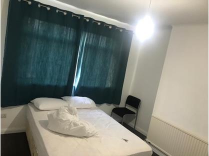 Room in a Shared House, Hillcross Avenue, SM4