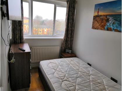 Room in a Shared House, Tildesley Road, SW15