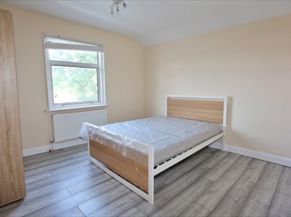 1 Bed Flat, Edward Road, EN4