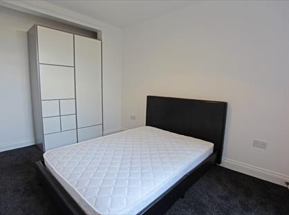 2 Bed Flat, Edward Road, EN4