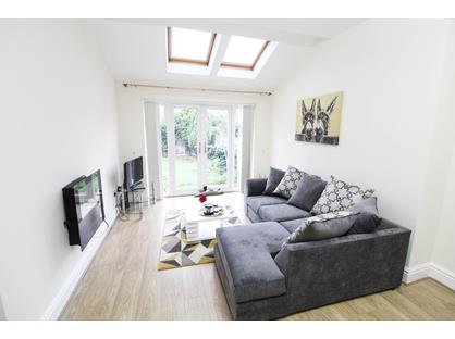 Room in a Shared House, Wilmslow Road, SK8