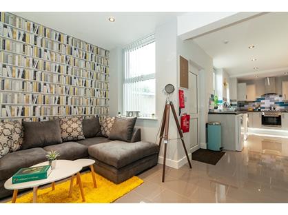 Room in a Shared House, Poplar Grove, SK2