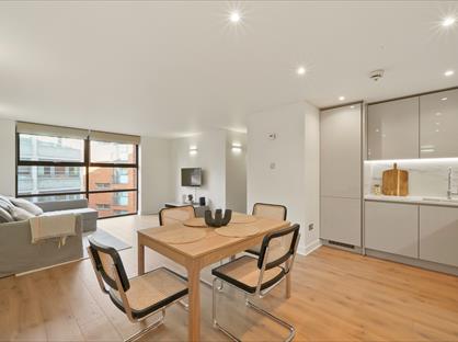 2 Bed Flat, City Pavilion, EC1M