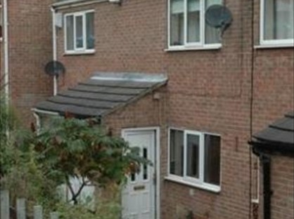 2 Bed Terraced House, Post Hill Court, LS12