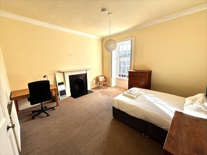 4 Bed Flat, Alva St, EH2