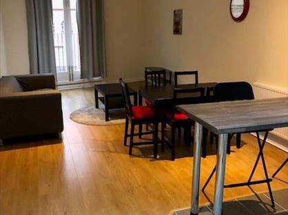 Studio Flat, St Peters Churchyard, DE1