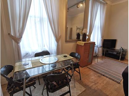 2 Bed Flat, Redcliffe Square, SW10