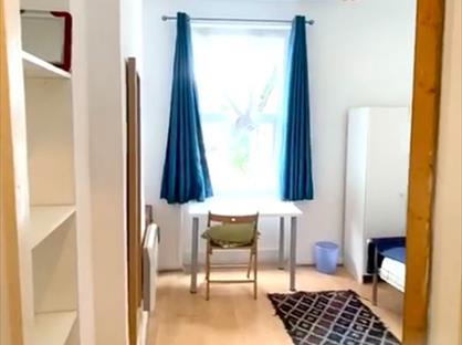 5 Bed Maisonette, Chiswick High Road, W4