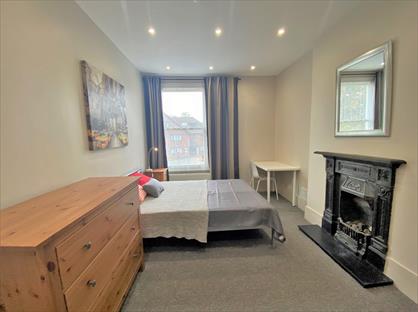 Room in a Shared Flat, Gloucester Road, RH1