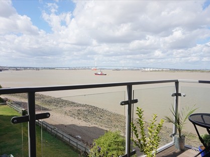 2 Bed Flat, Wainwright Avenue, DA9