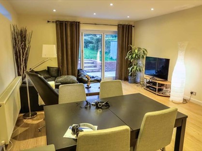 5 Bed Semi-Detached House, The Chase, GU2