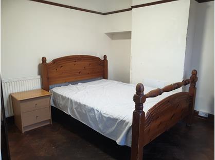 Room in a Shared House, Titchfield Road, SM5