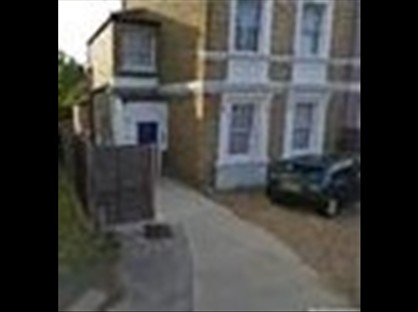 Studio Flat, Baker Street, EN1