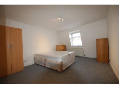 1 Bed Flat, Bolton Crescent, SE5