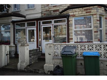 3 Bed Terraced House, Brewery Road, SE18