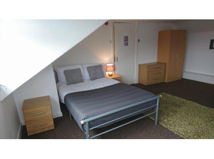 Room in a Shared House, Market Street, S80