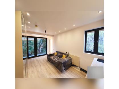 Studio Flat, Finchley Road, NW3