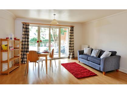 2 Bed Flat, Cross Street, SO23