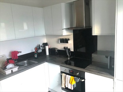 2 Bed Flat, Gardner's Crescent, EH3