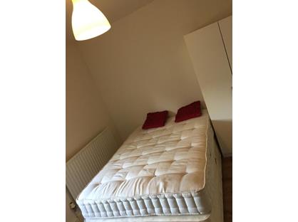 Room in a Shared House, Broughton Road, CR7