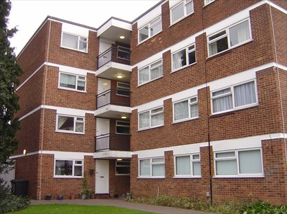 Studio Flat, Lynwood Close, E18