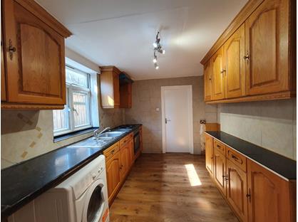 4 Bed Terraced House, Coopersale Road, E9