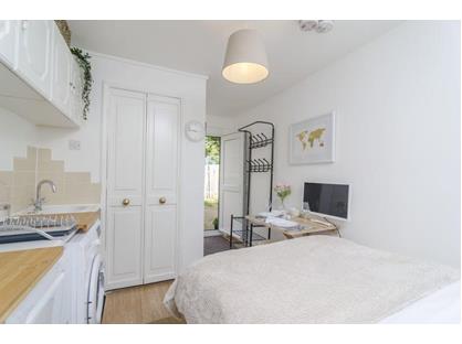 Studio Flat, Ruislip Road East, W13