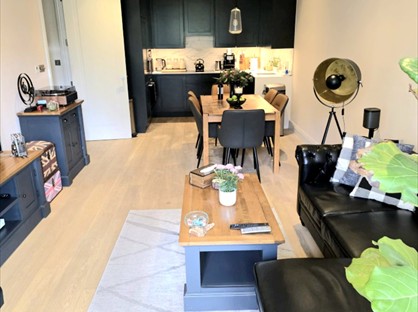 2 Bed Flat, Renaissance Square Apartments, W4