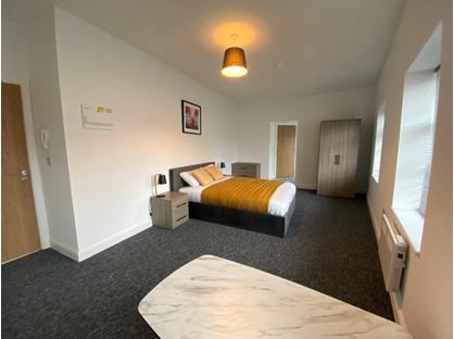 Studio Flat, Redforde House, DN22