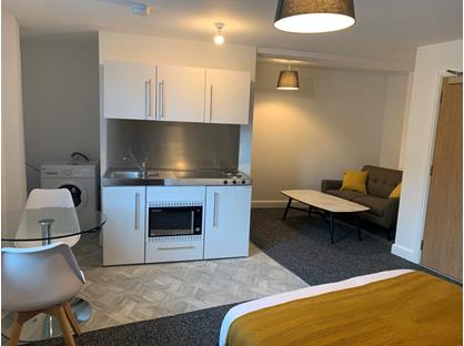 Studio Flat, Redforde House, DN22
