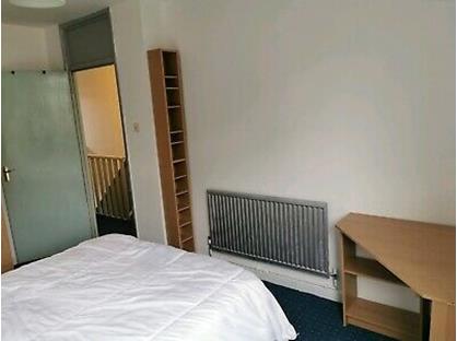 Room in a Shared Flat, Chambord House, E2