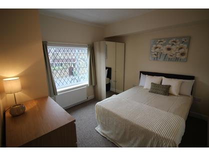 Room in a Shared House, Doncaster Road, WF9