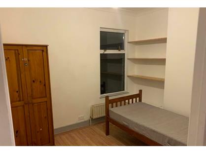 Room in a Shared House, Lambton Road, SW20