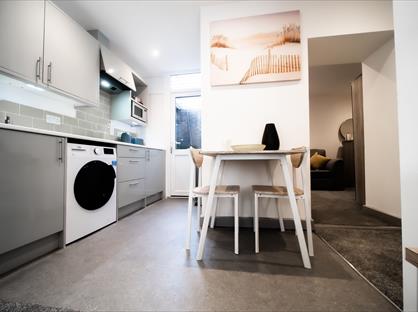 1 Bed Flat, Market Street, DY6