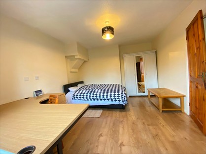 4 Bed Detached House, Southway, GU2